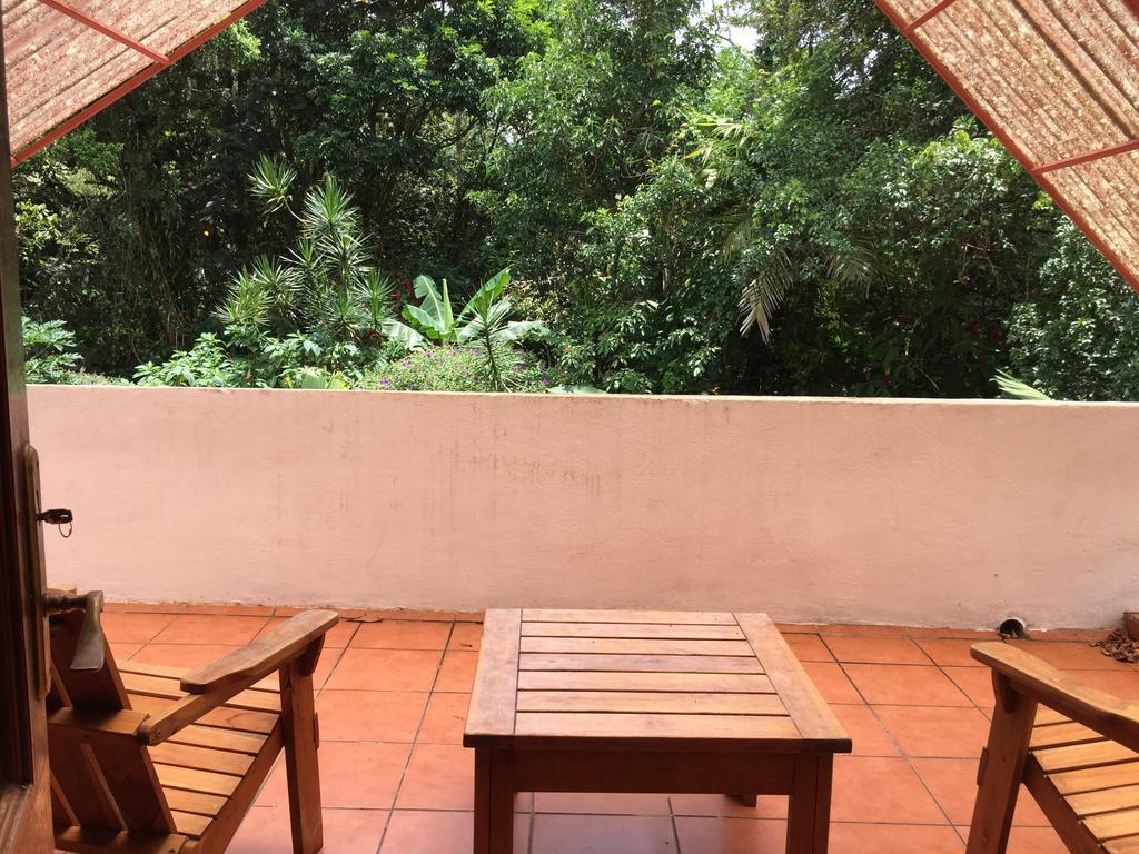 Chalet Nicholas Bed & Breakfast Nuevo Arenal Exterior photo